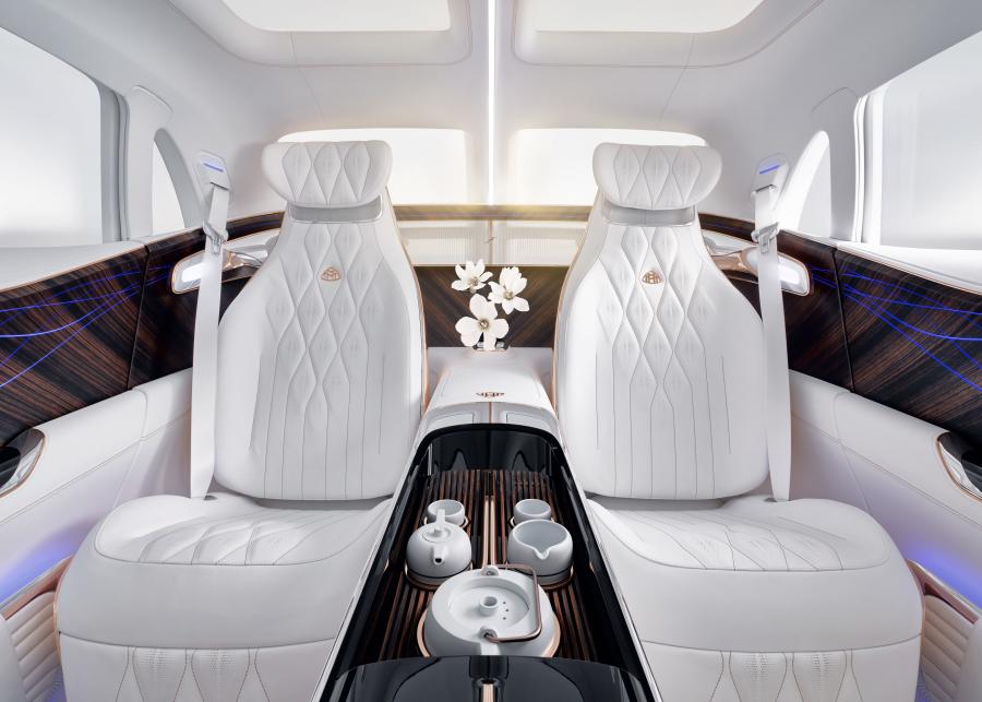 Интерьер Vision Mercedes-Maybach Ultimate Luxury 2018 года  (фото 41 из 42)